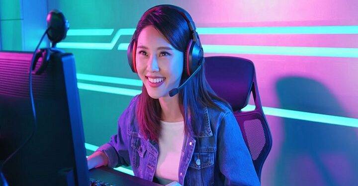 How are the gaming communities earning money and also gaining popularity?