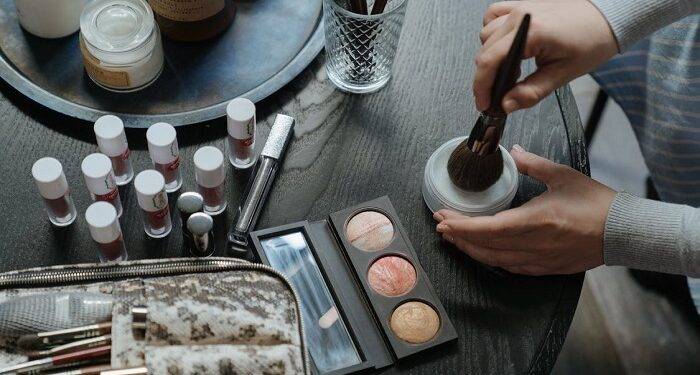 Exploring the World of Wholesale Cosmetics: Beauty at a Bargain